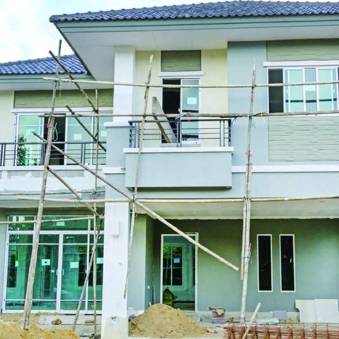 Proses renovasi rumah tinggal